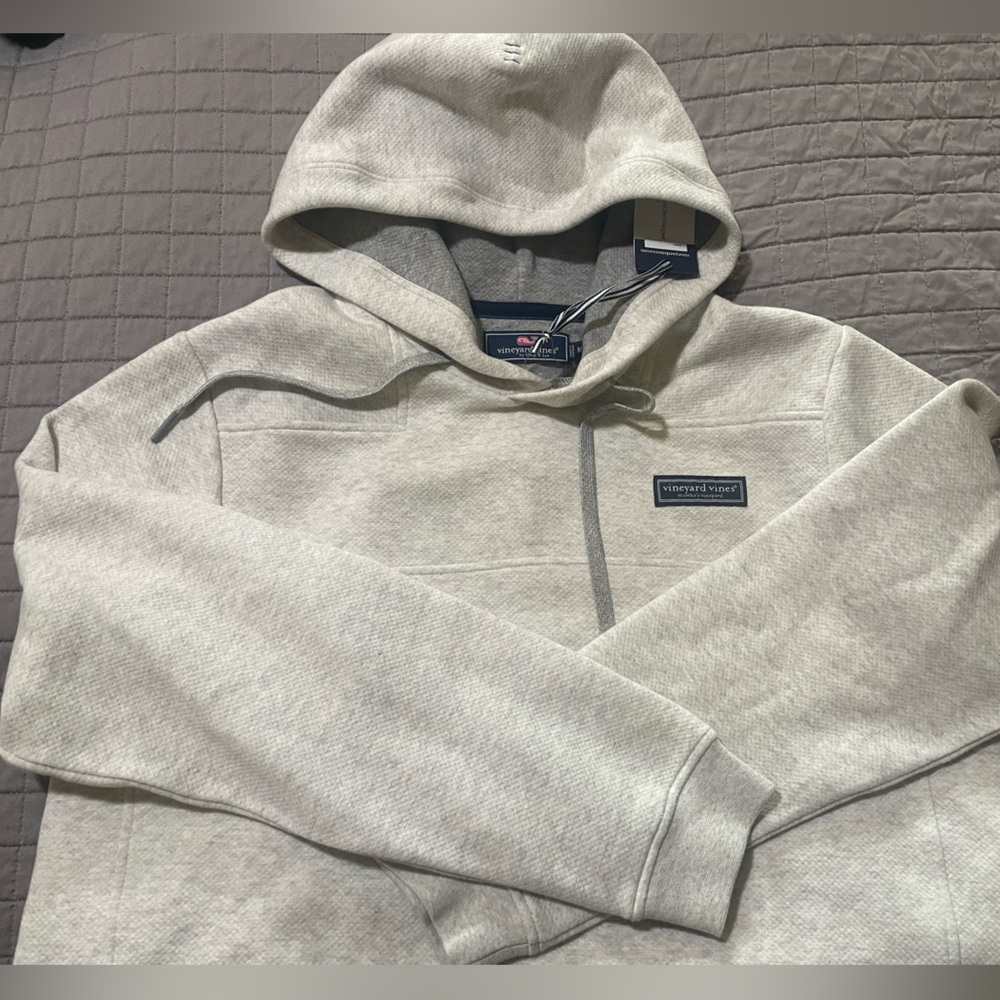 Vineyard vines Men's Calm Water Hoodie Size Medium NWT